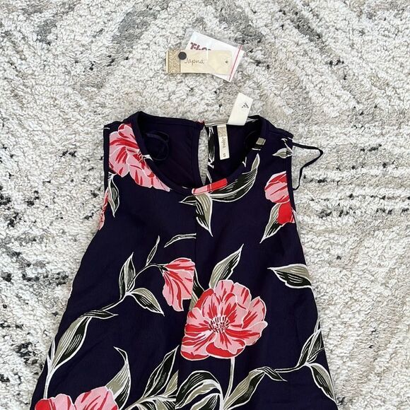 NWT Floral Dress with tie up sides! - Picture 2 of 4